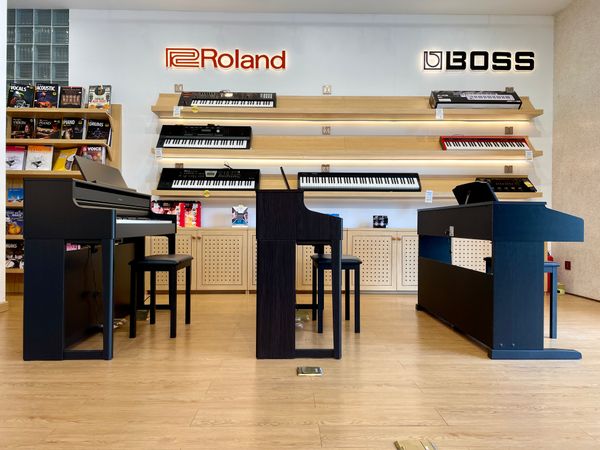 Best Digital Pianos under $2,000